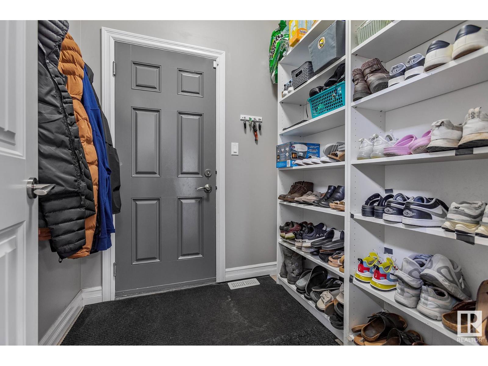 Photo 32 of 16415 138 St Nw, Edmonton AB