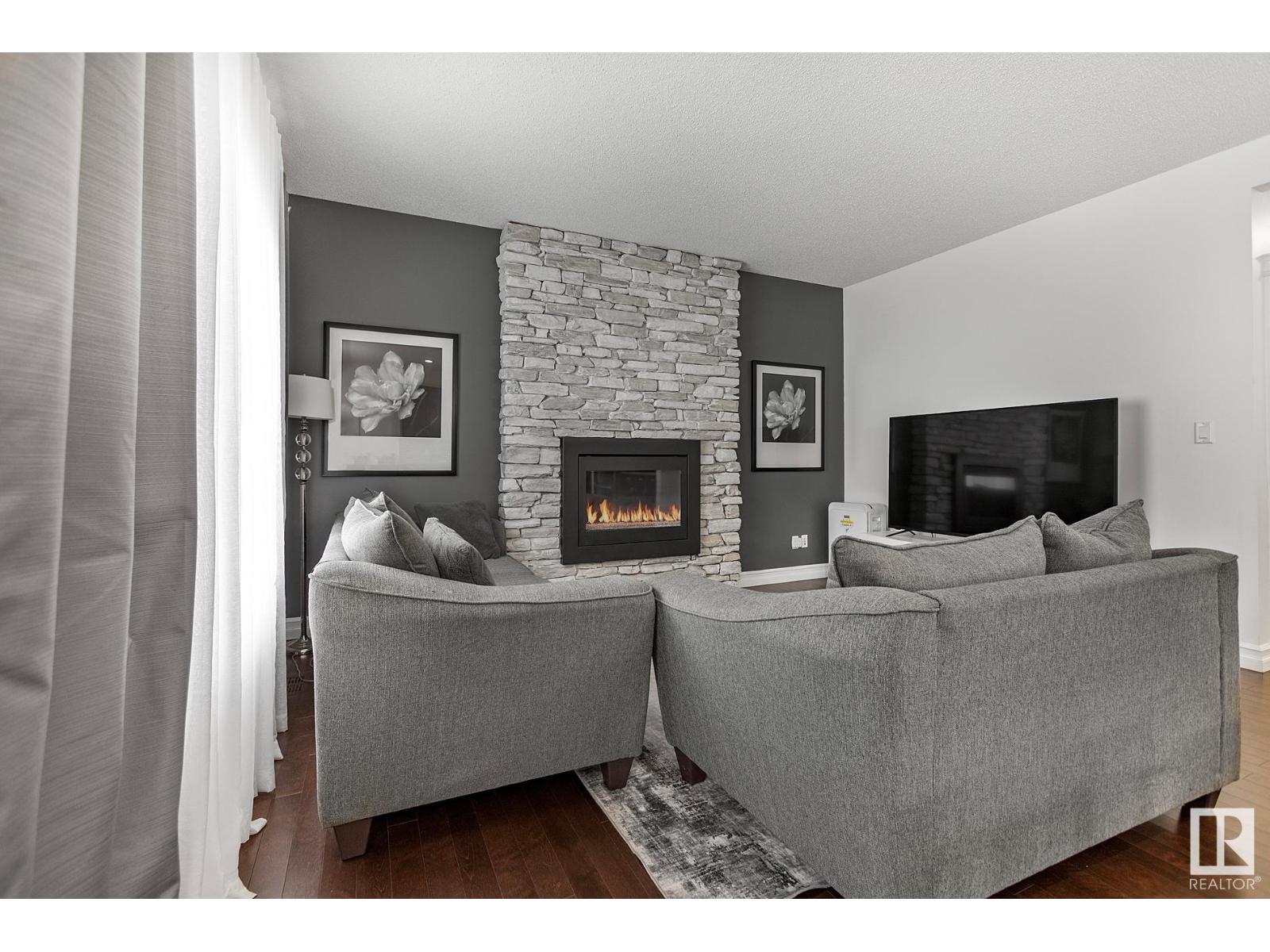 Photo 5 of 16415 138 St Nw, Edmonton AB