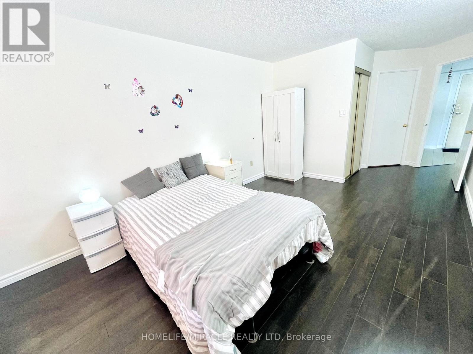 Photo 36 of 1813 5 Greystone Walk Drive, Toronto ON