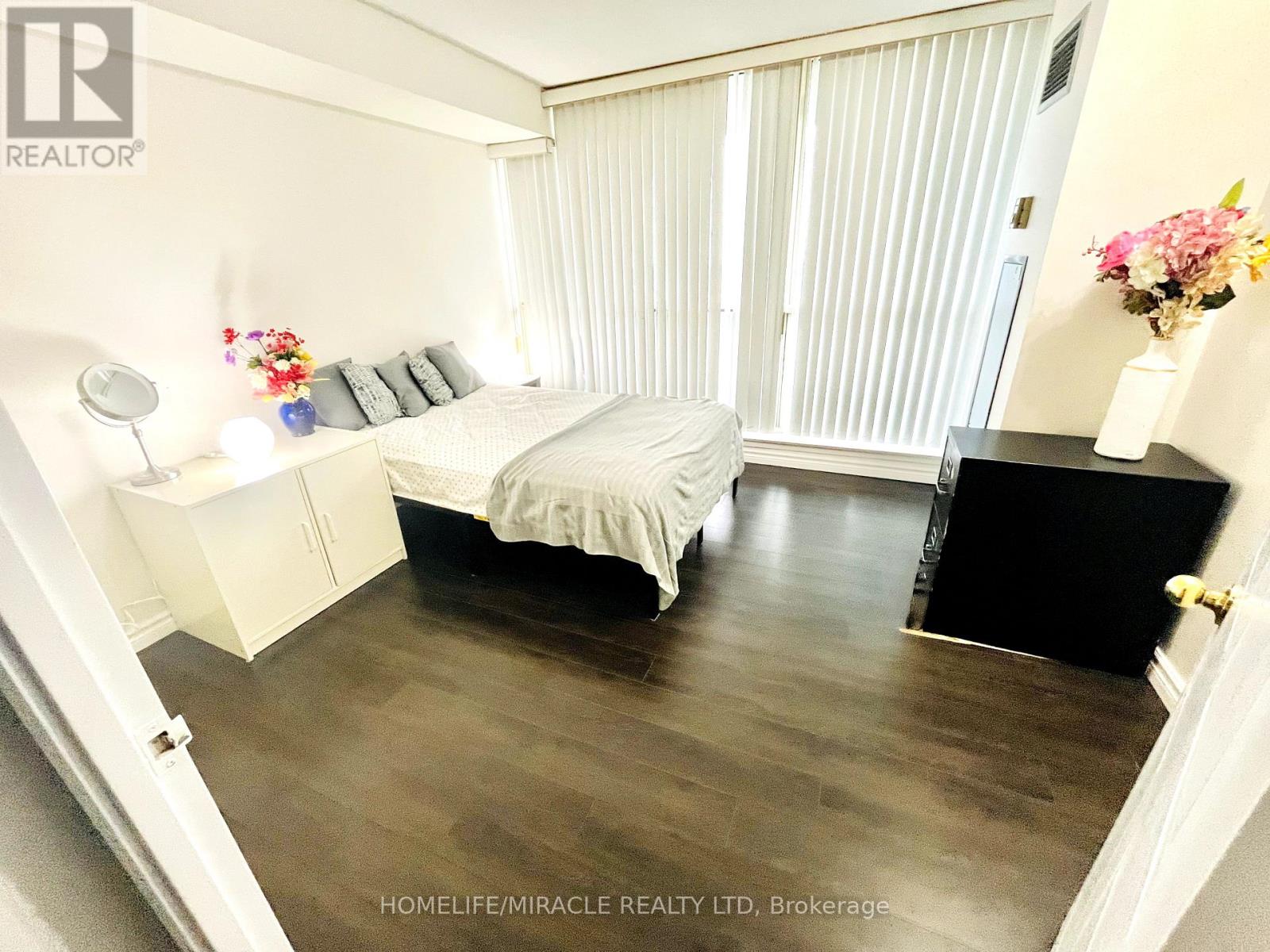 Photo 42 of 1813 5 Greystone Walk Drive, Toronto ON