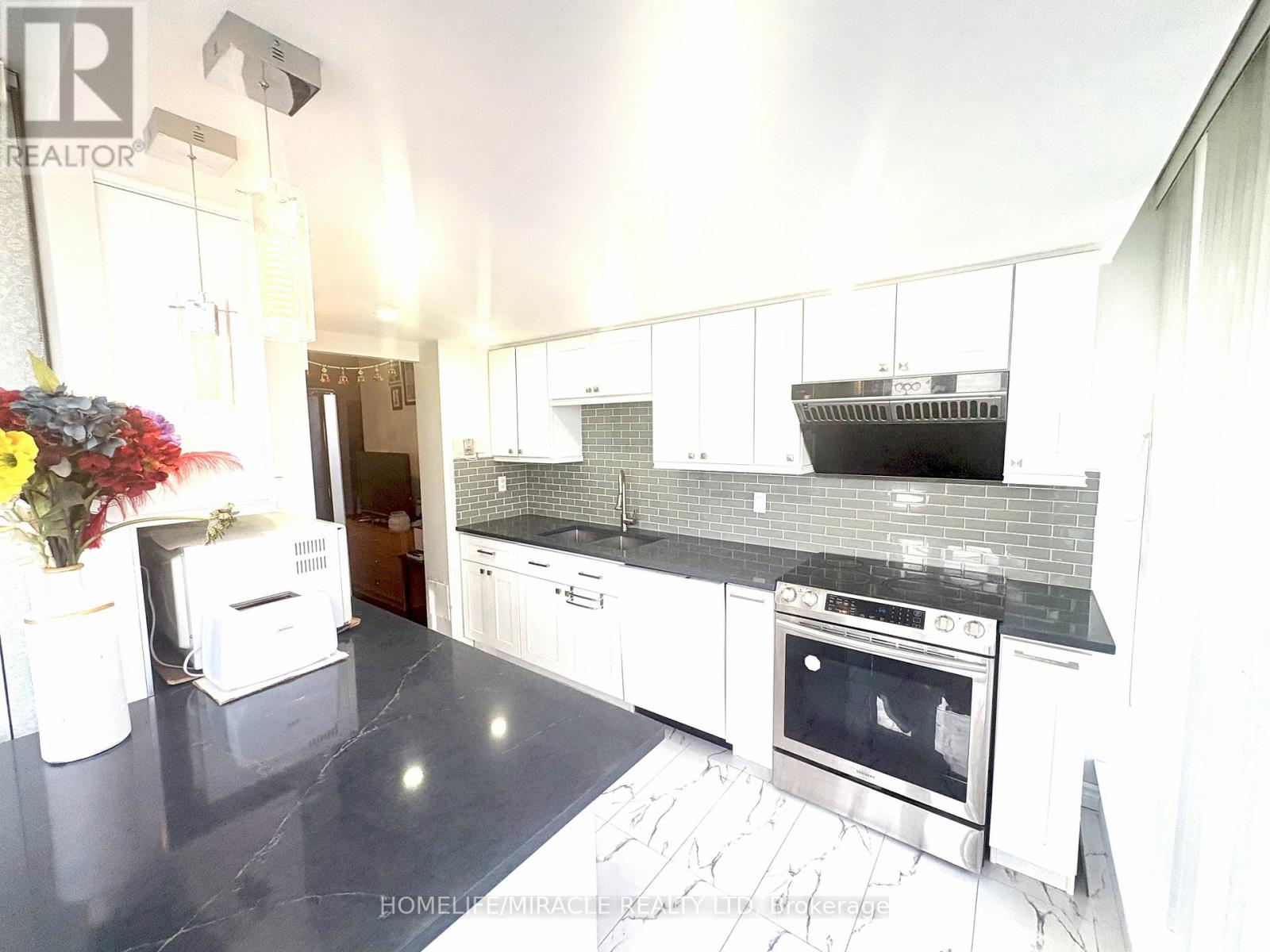 Photo 32 of 1813 5 Greystone Walk Drive, Toronto ON