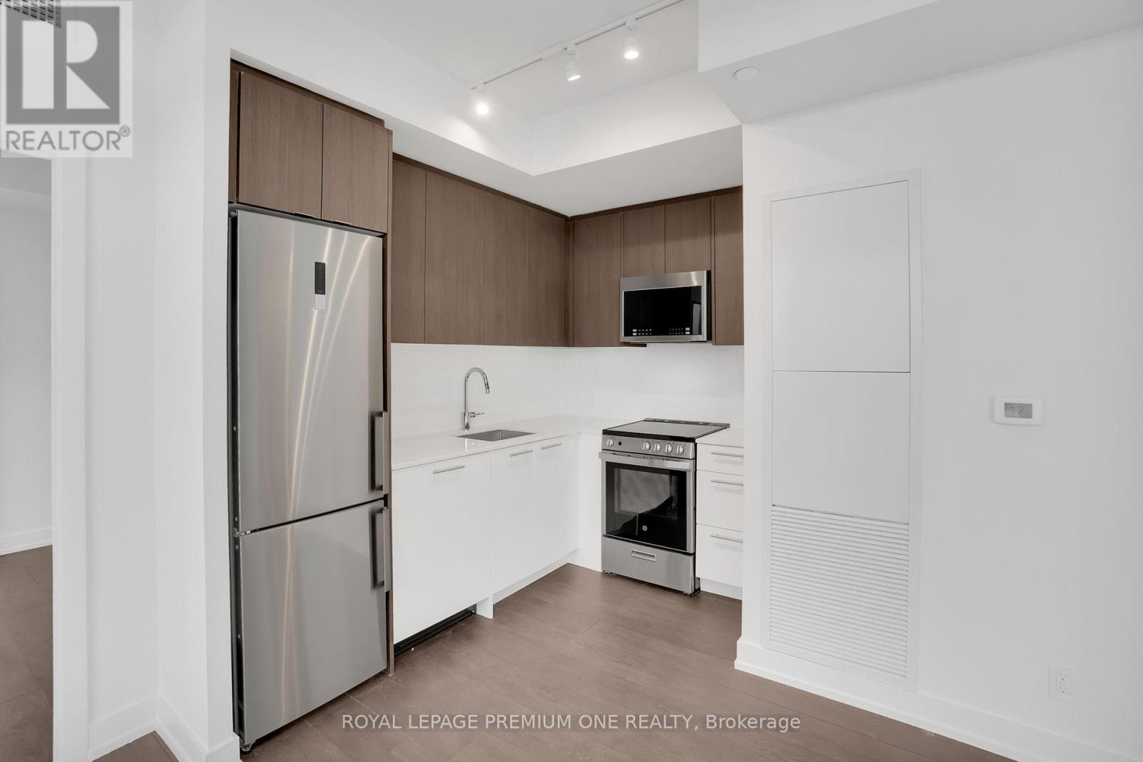 Photo 6 of 1011 225 Veterans Drive, Brampton ON