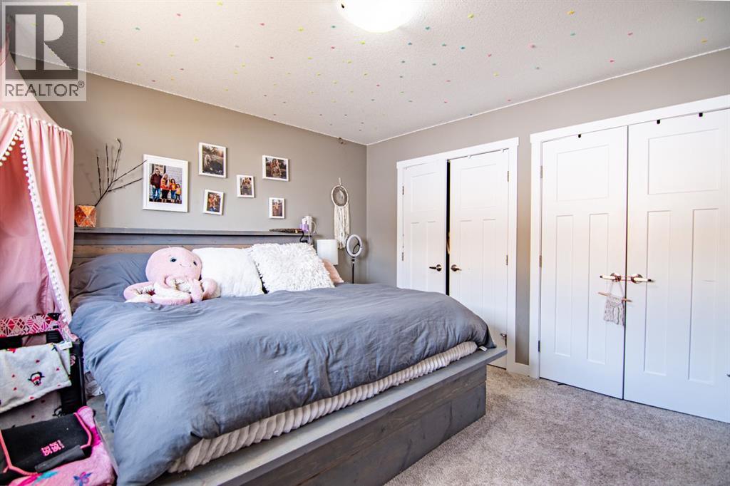 Photo 10 of 210 Livingston Close, Red Deer AB