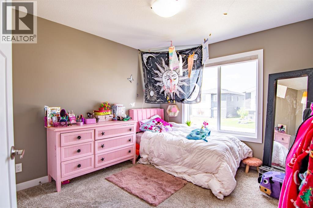 Photo 9 of 210 Livingston Close, Red Deer AB