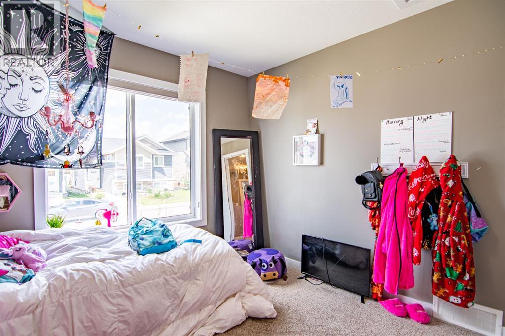 Photo 8 of 210 Livingston Close, Red Deer AB