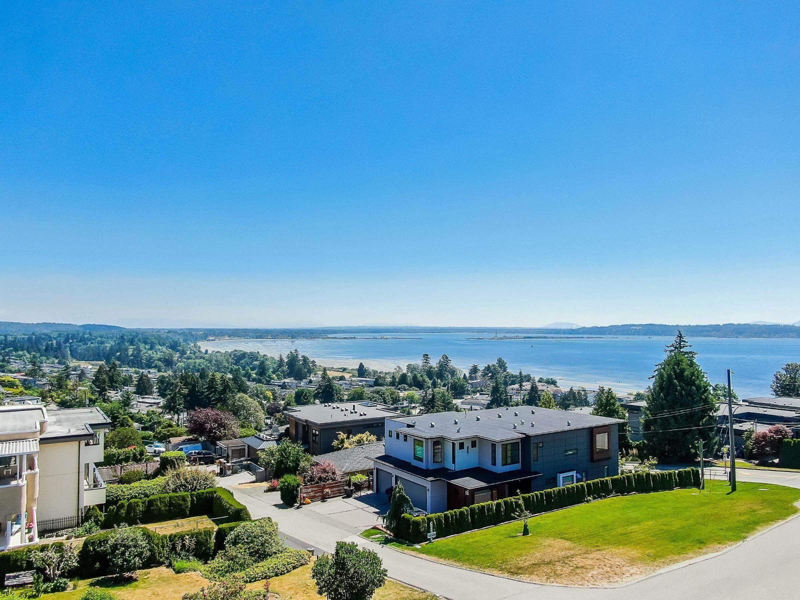 Photo 4 of 1085 Balsam Street, White Rock BC
