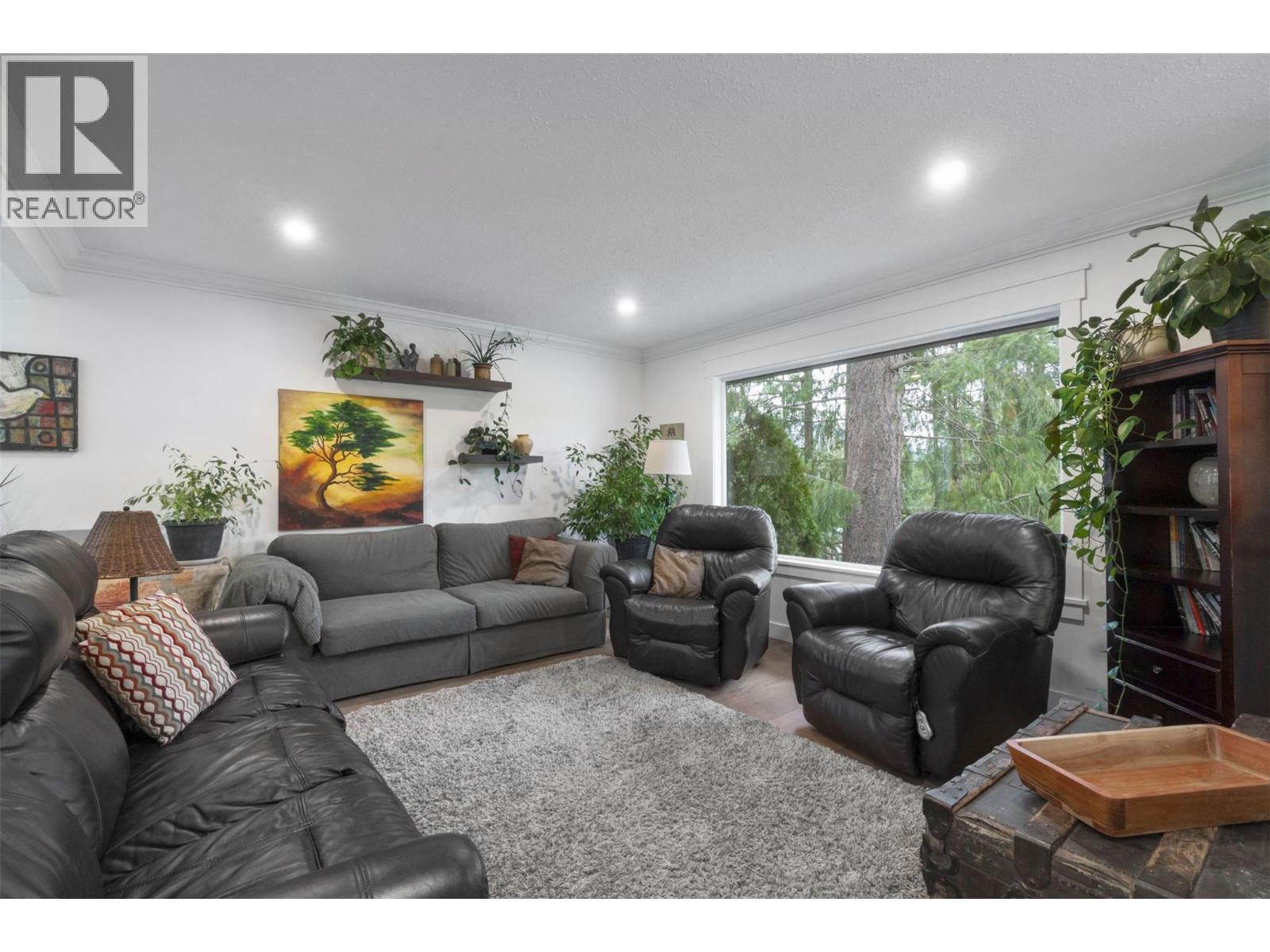 Photo 10 of 4451 42 Street Nw, Salmon Arm BC