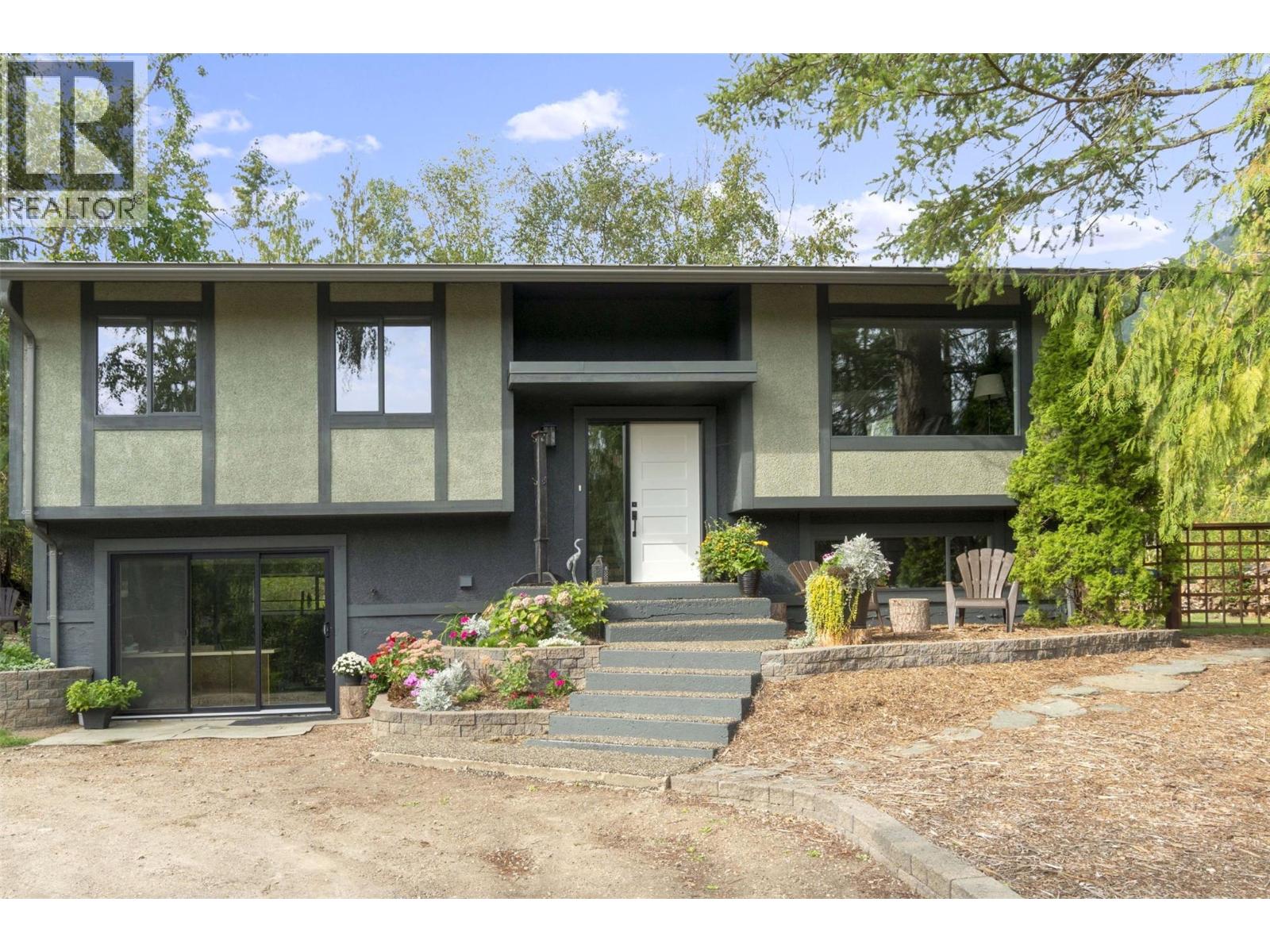 Photo 56 of 4451 42 Street Nw, Salmon Arm BC