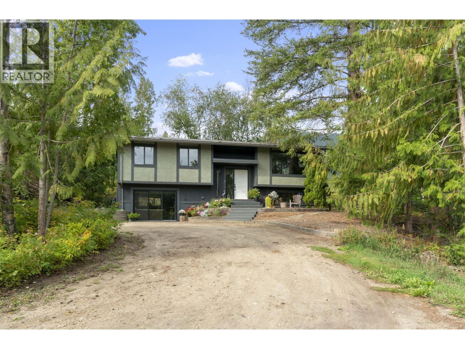 Photo 55 of 4451 42 Street Nw, Salmon Arm BC