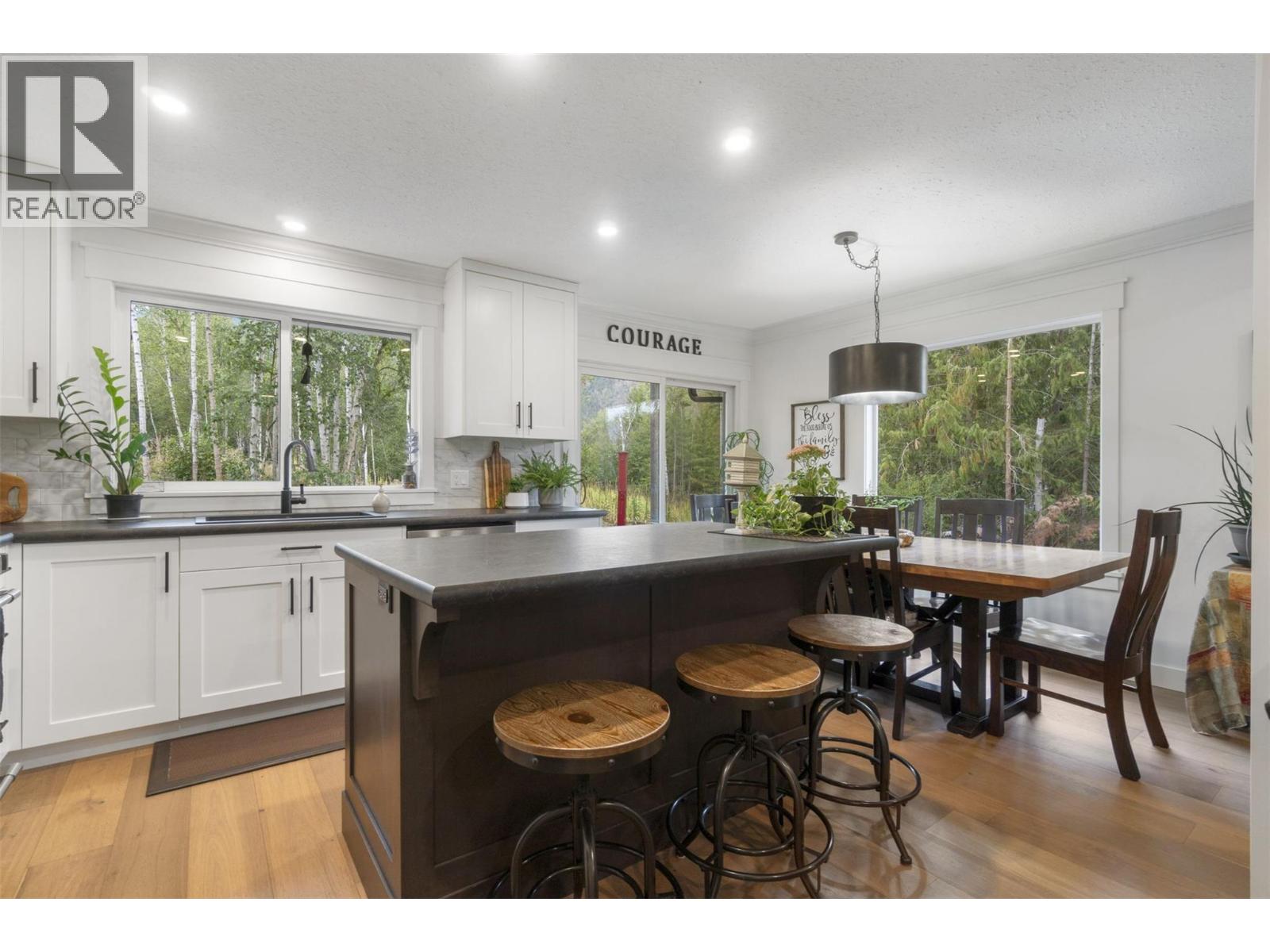 Photo 14 of 4451 42 Street Nw, Salmon Arm BC