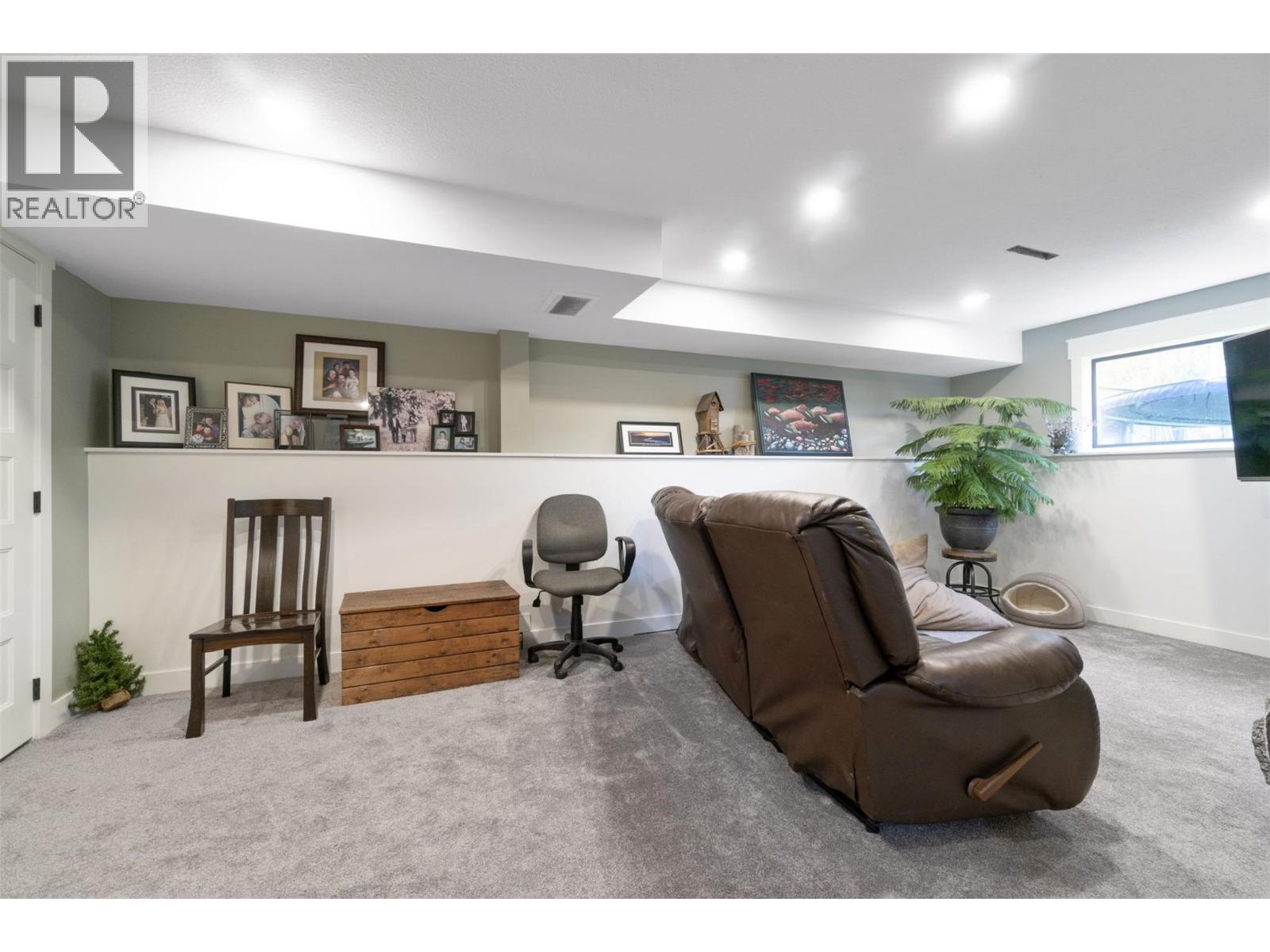 Photo 40 of 4451 42 Street Nw, Salmon Arm BC