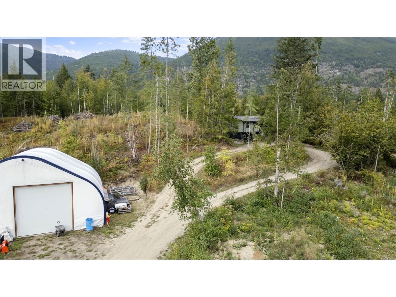 Photo 9 of 4451 42 Street Nw, Salmon Arm BC