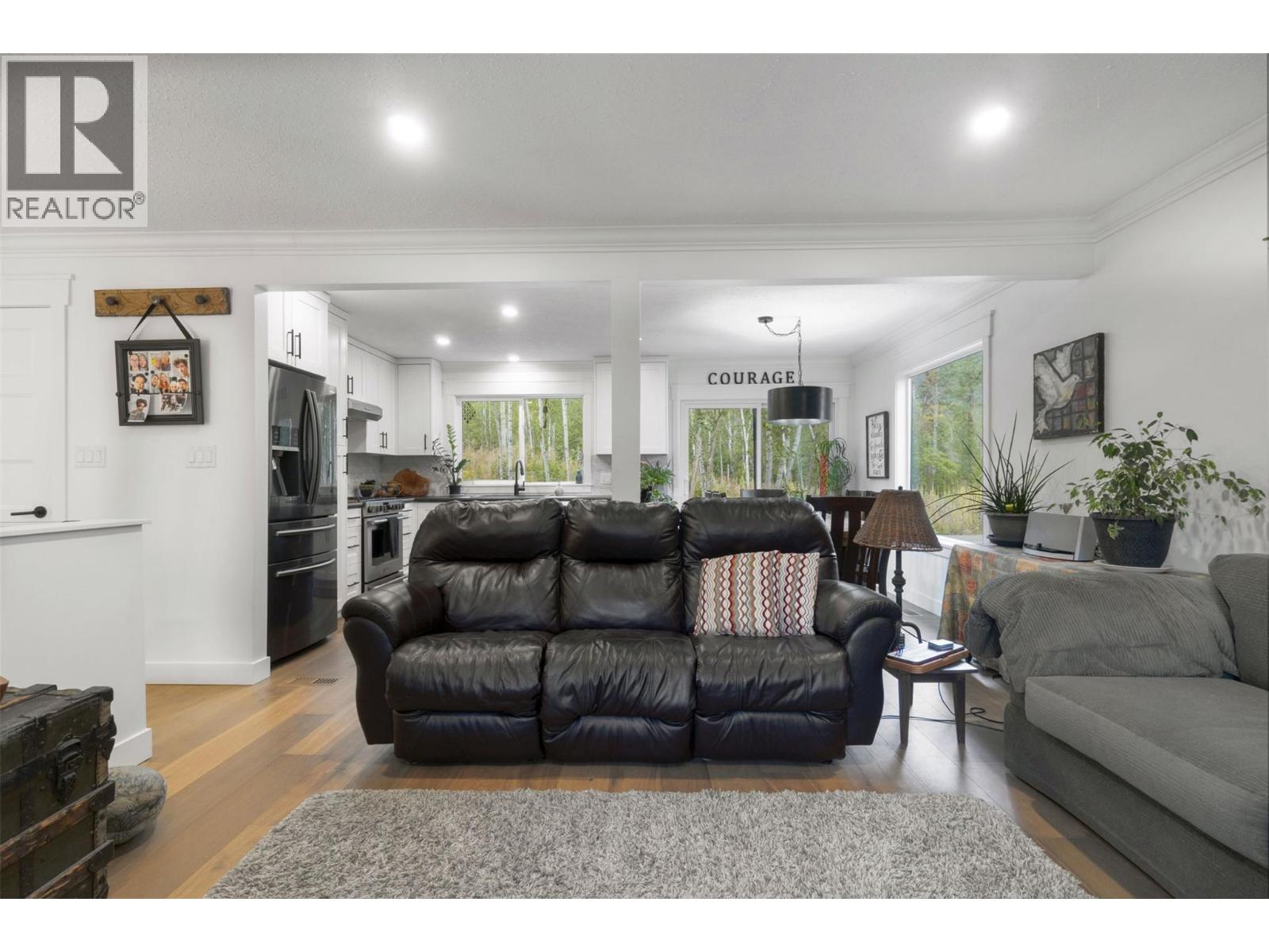 Photo 13 of 4451 42 Street Nw, Salmon Arm BC