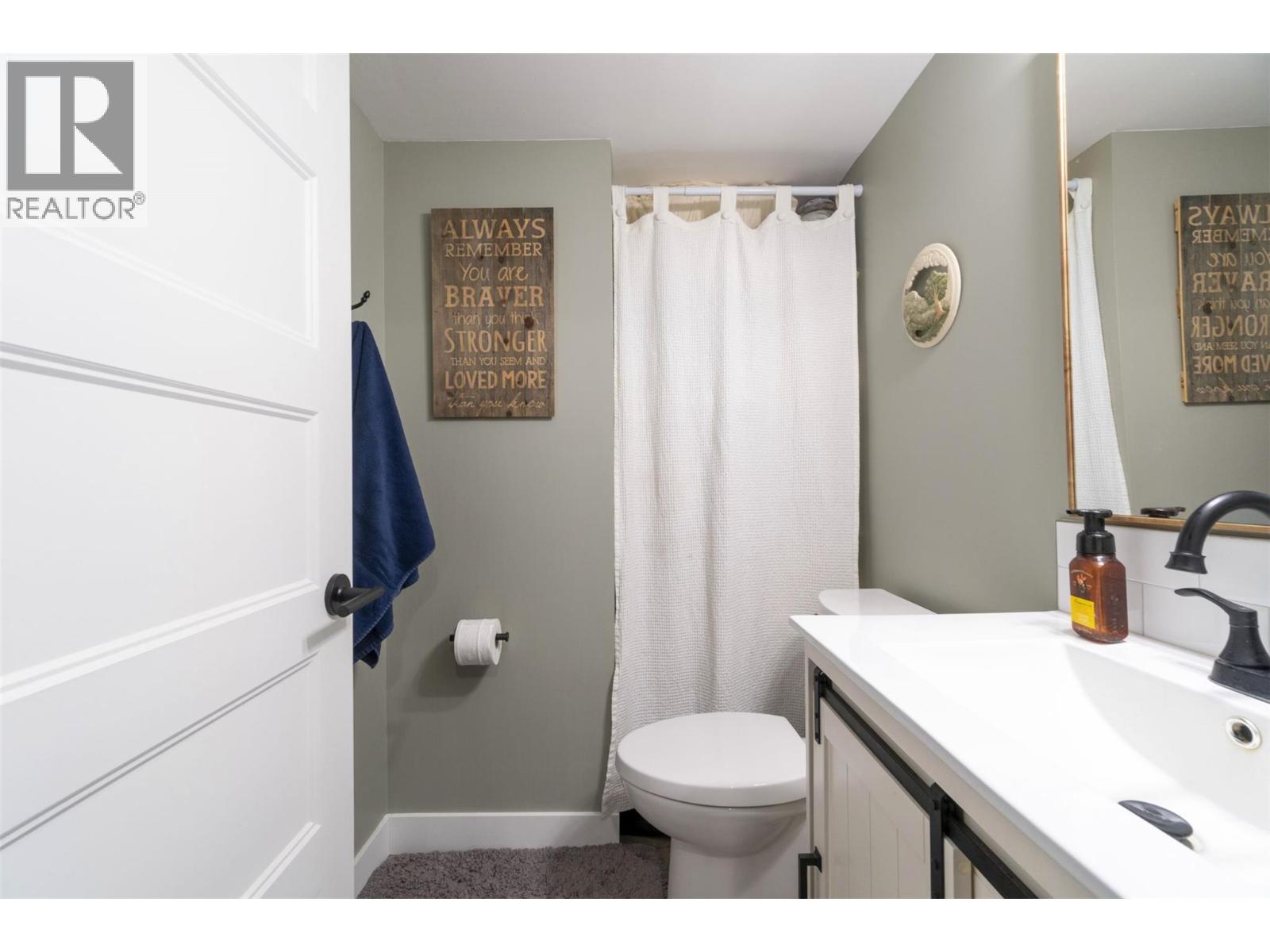 Photo 42 of 4451 42 Street Nw, Salmon Arm BC