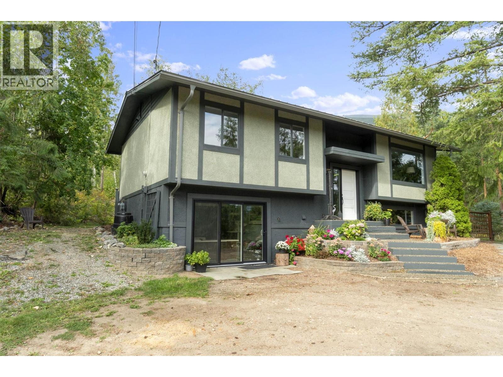 Photo 57 of 4451 42 Street Nw, Salmon Arm BC