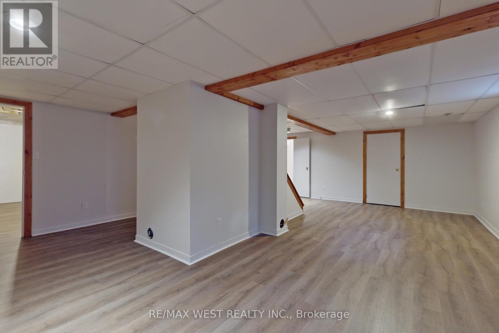 Photo 20 of 62 Portland Crescent, Newmarket ON
