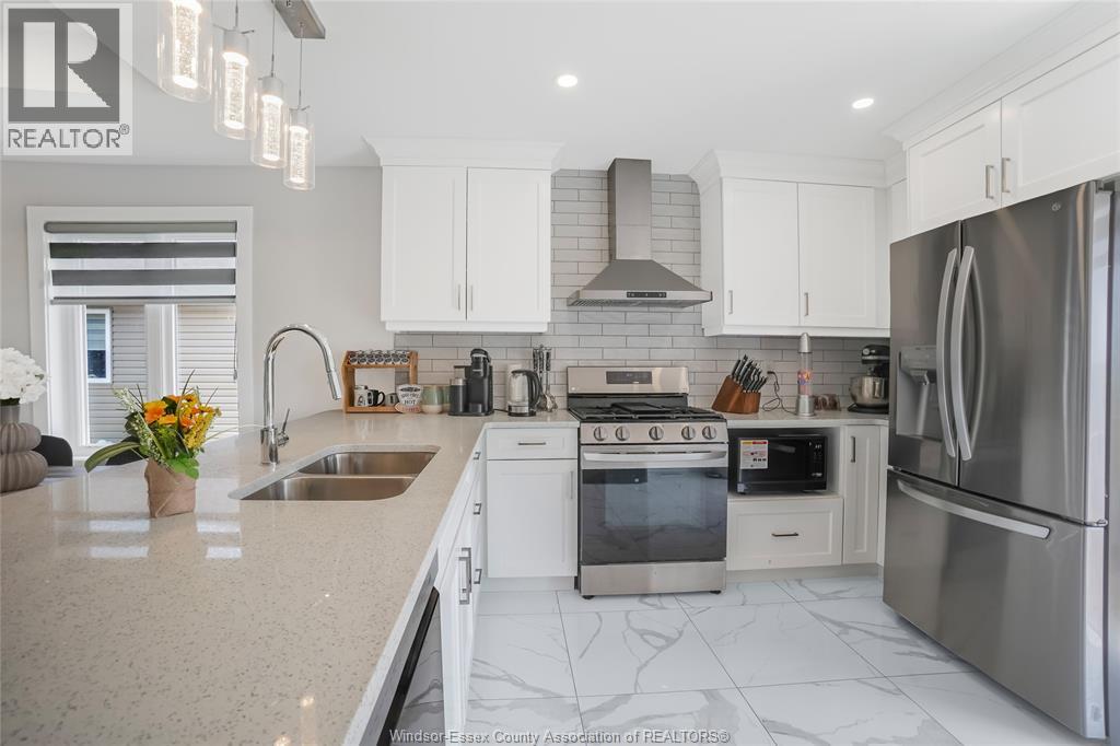 Photo 2 of 794 Keil Drive, Chatham ON