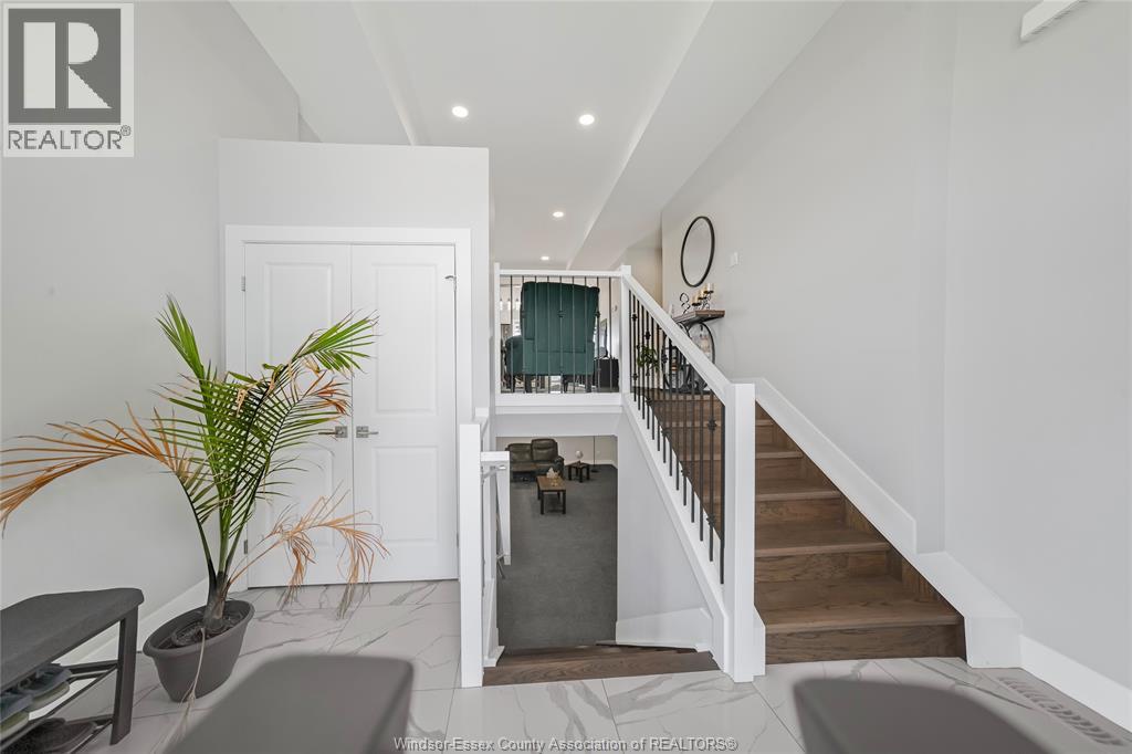 Photo 12 of 794 Keil Drive, Chatham ON