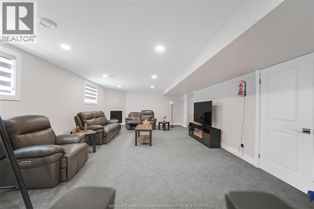 Photo 29 of 794 Keil Drive, Chatham ON