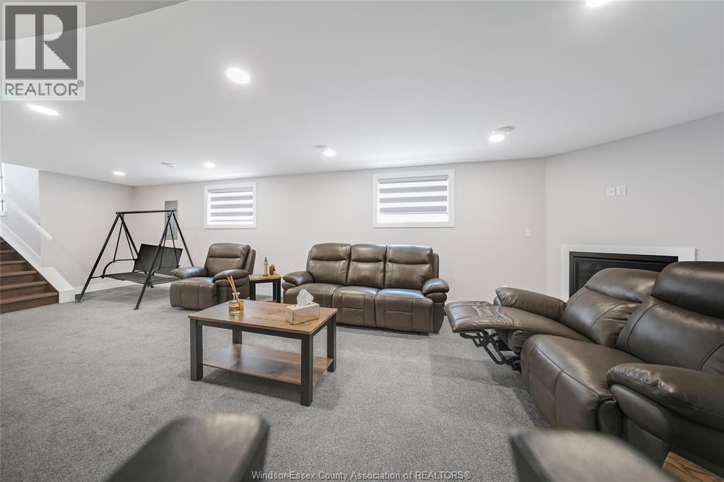Photo 24 of 794 Keil Drive, Chatham ON