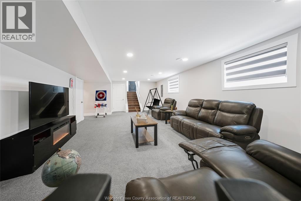 Photo 38 of 794 Keil Drive, Chatham ON