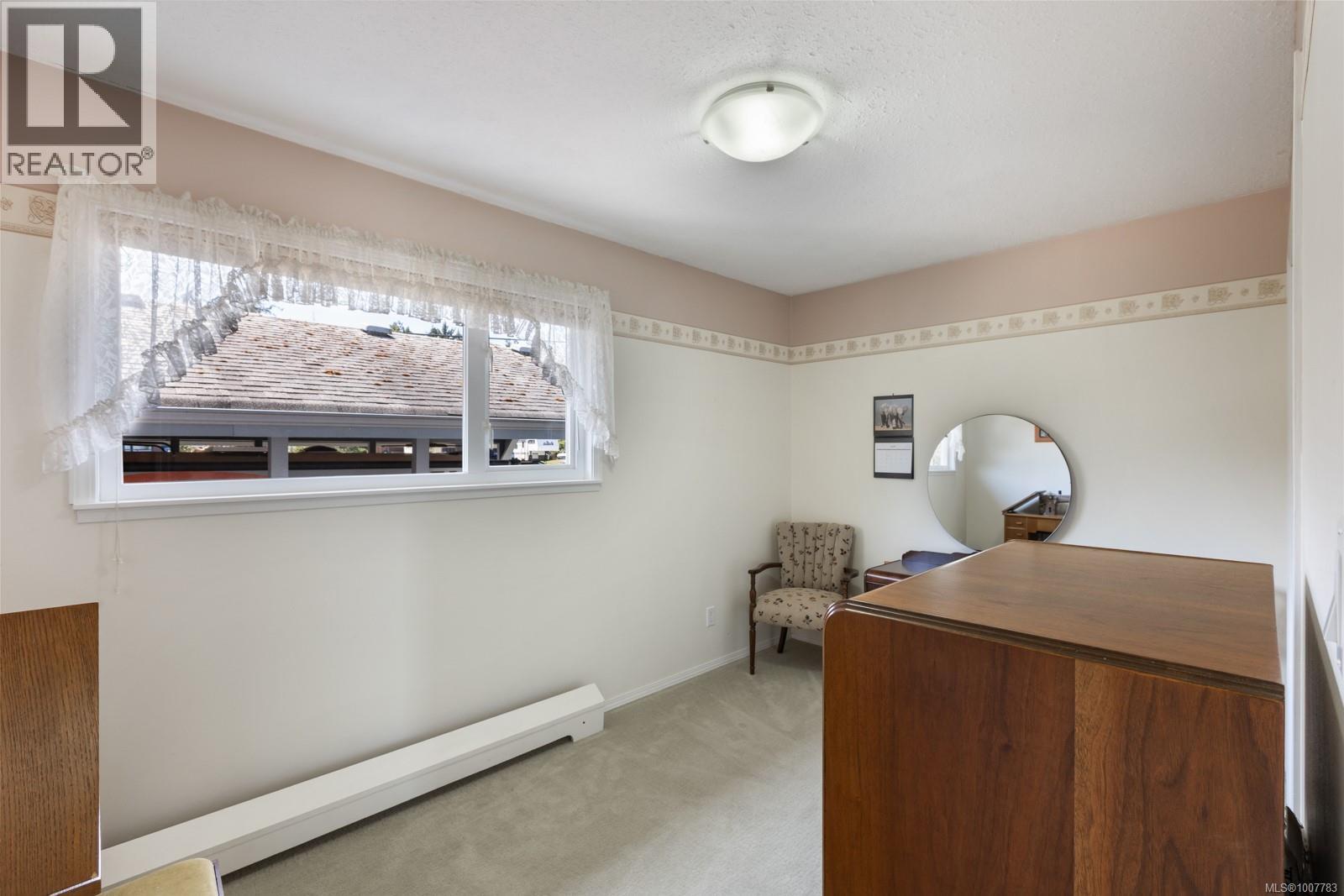 6348 Eagles Dr, Courtenay