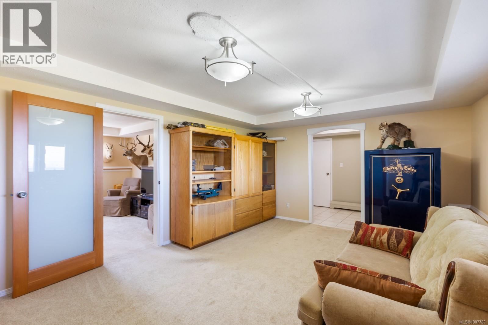 6348 Eagles Dr, Courtenay