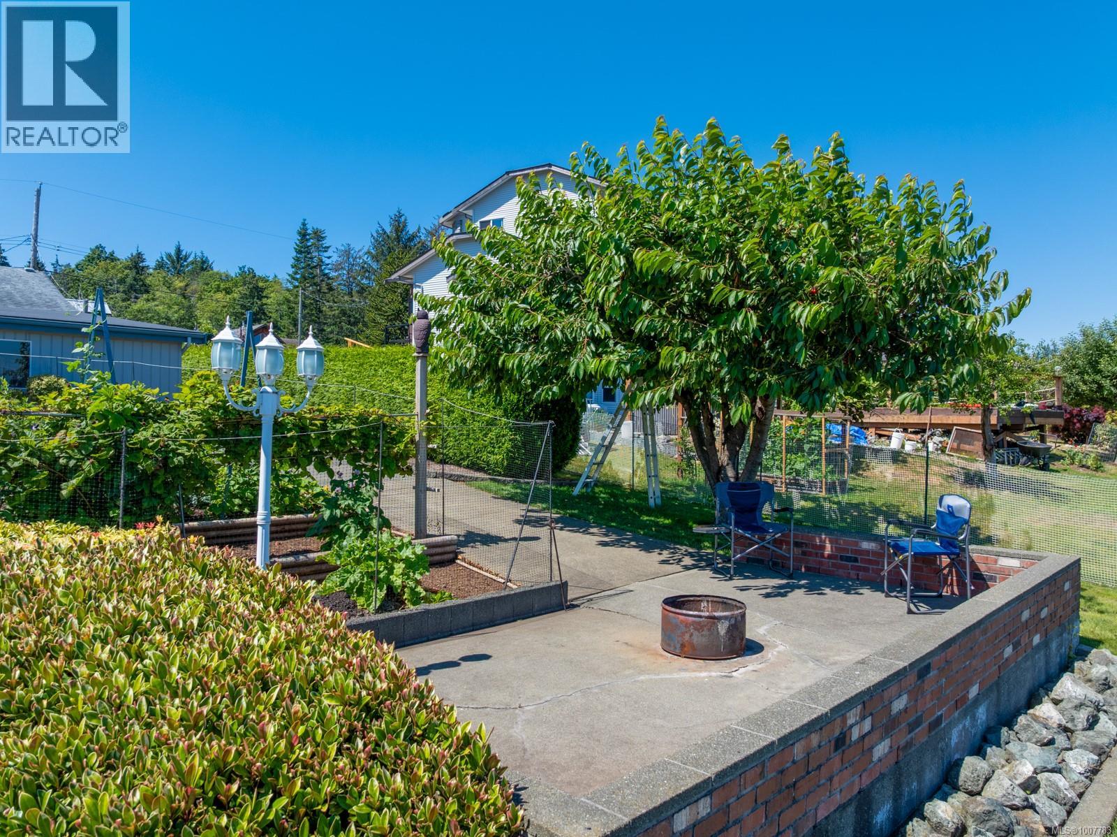 6348 Eagles Dr, Courtenay