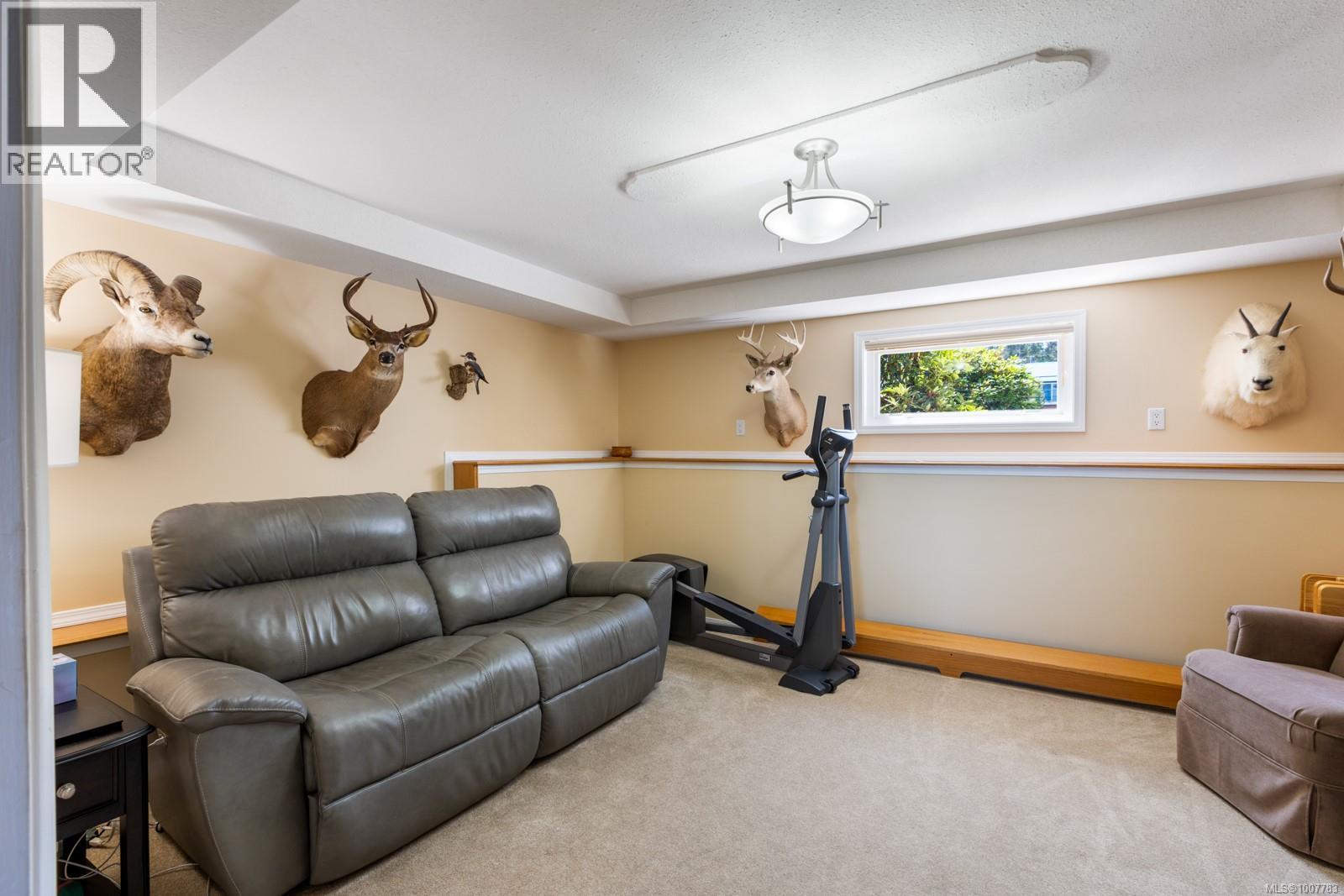 6348 Eagles Dr, Courtenay