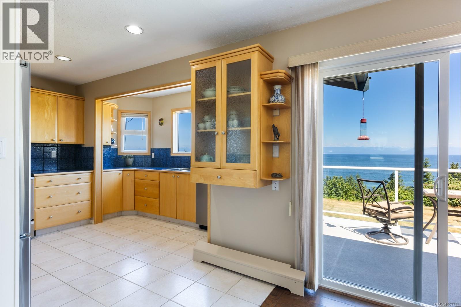 6348 Eagles Dr, Courtenay