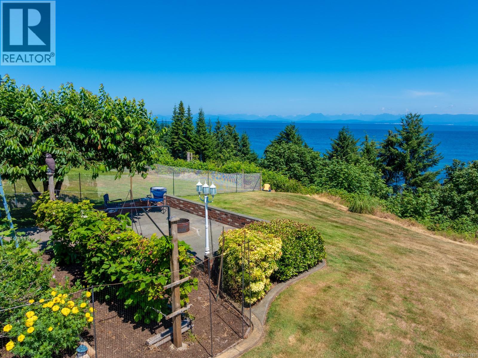 6348 Eagles Dr, Courtenay