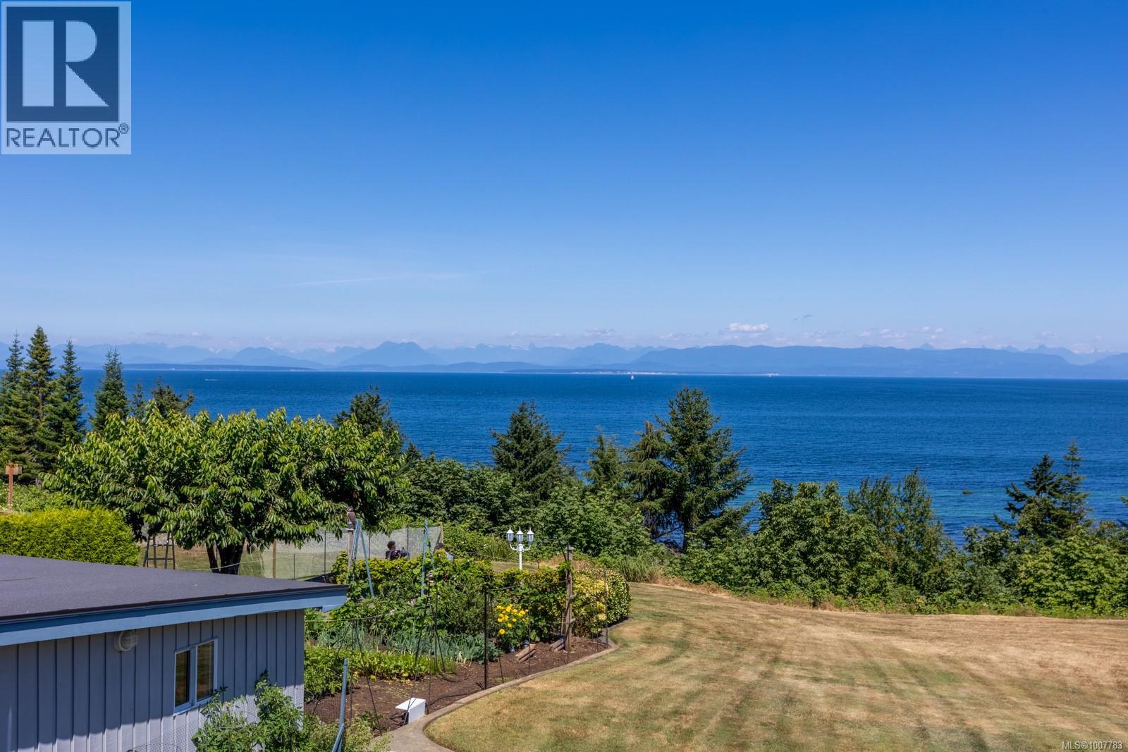 6348 Eagles Dr, Courtenay