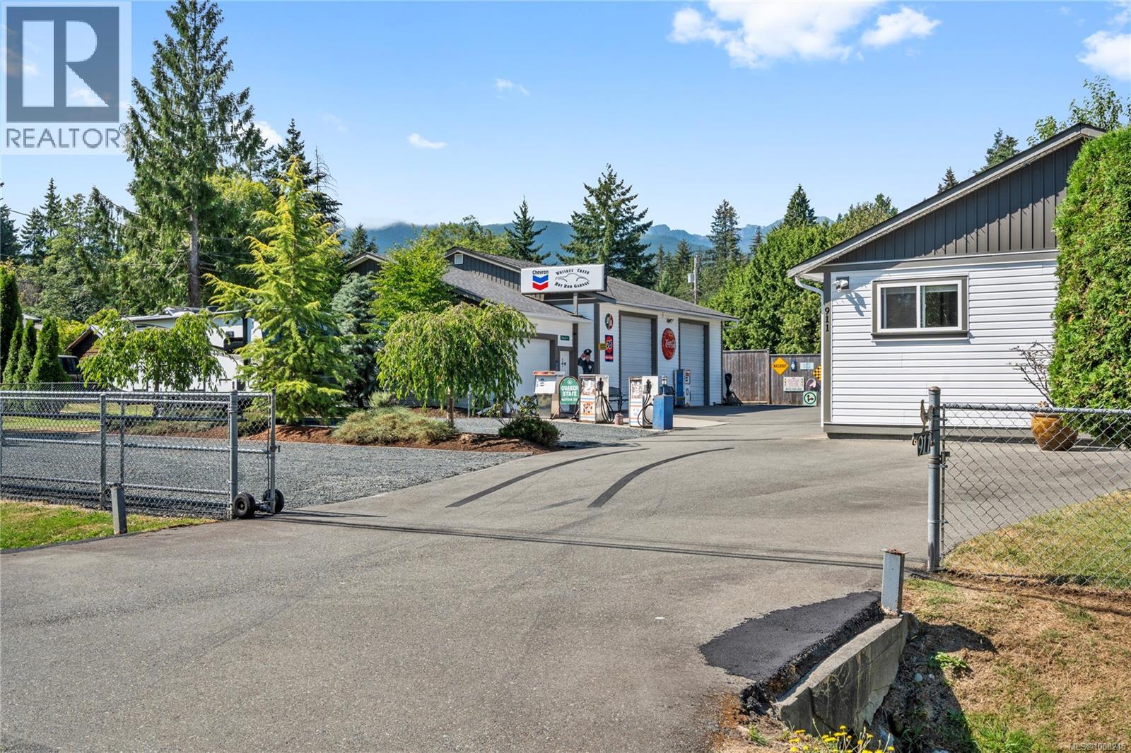 Photo 42 of 911 Poplar Way, Hilliers BC