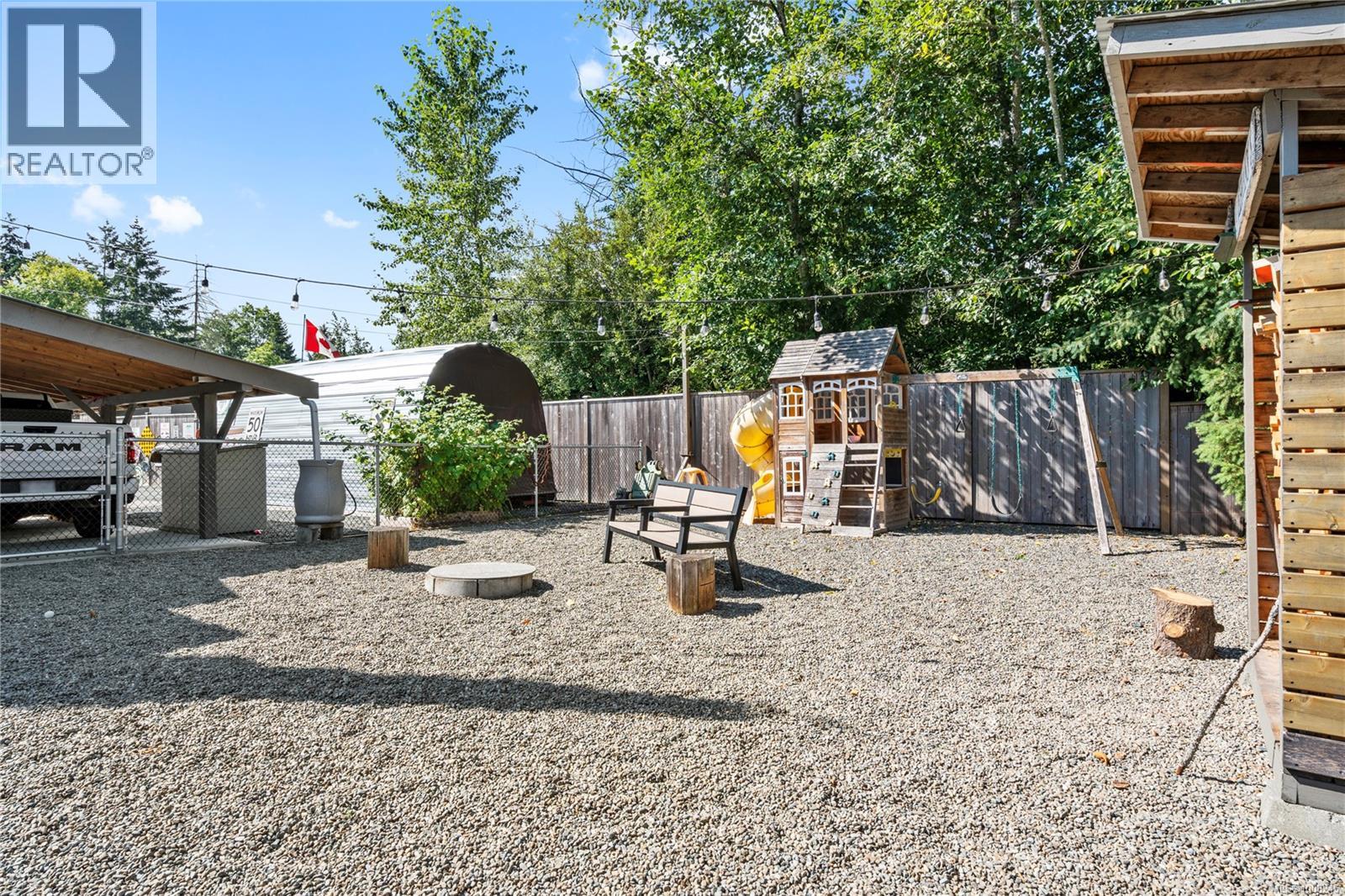 Photo 12 of 911 Poplar Way, Hilliers BC