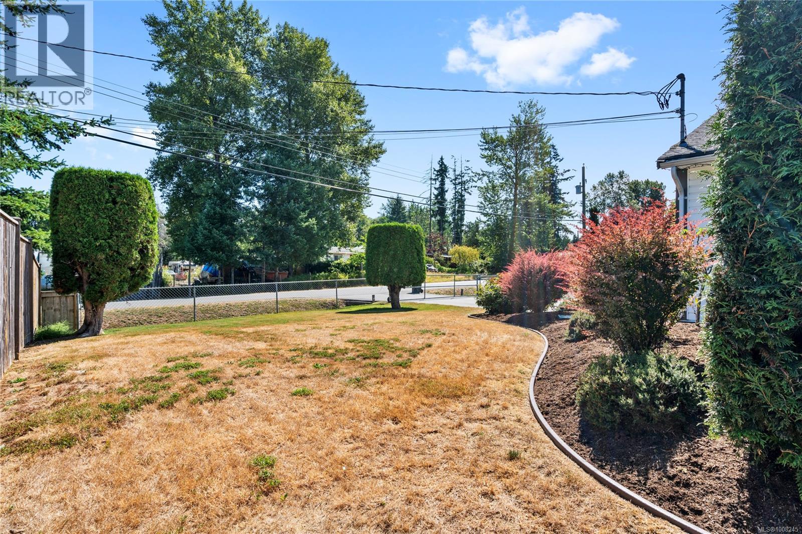 Photo 28 of 911 Poplar Way, Hilliers BC