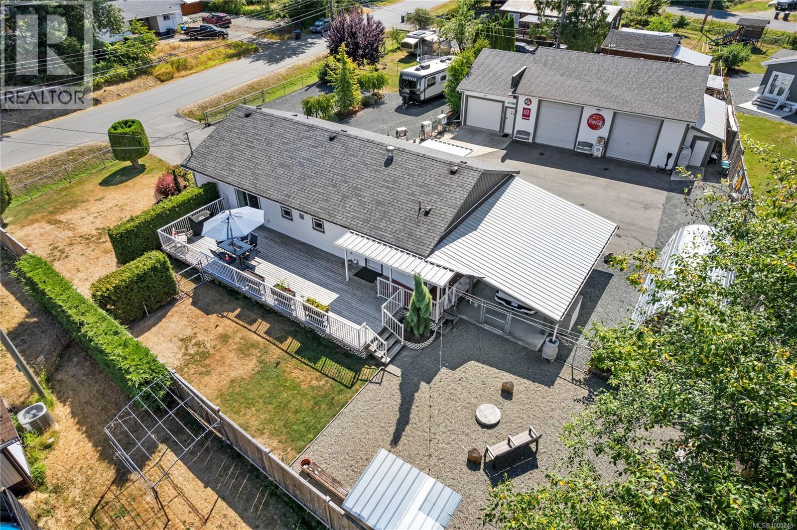 Photo 65 of 911 Poplar Way, Hilliers BC