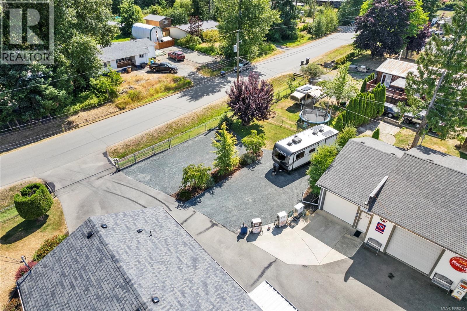 Photo 20 of 911 Poplar Way, Hilliers BC