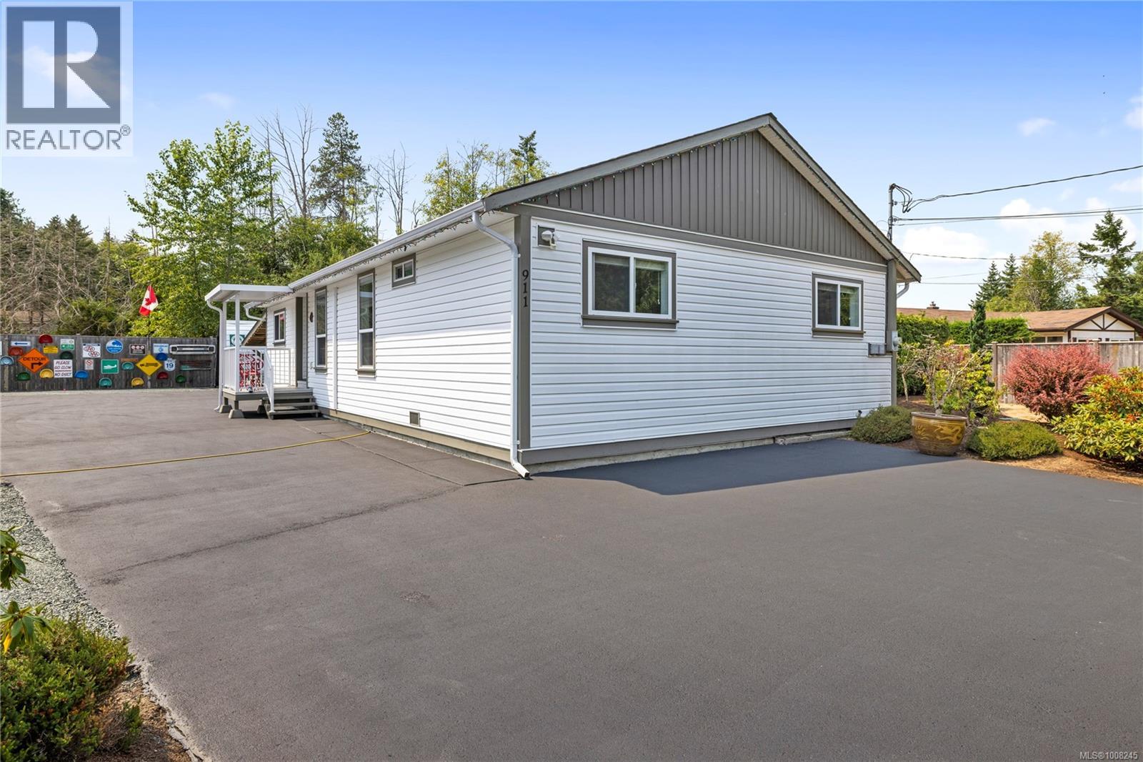 Photo 75 of 911 Poplar Way, Hilliers BC