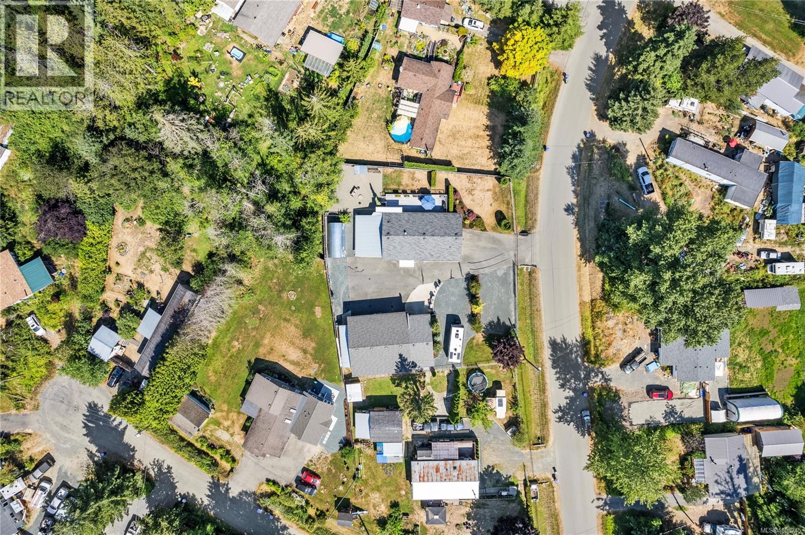 Photo 10 of 911 Poplar Way, Hilliers BC
