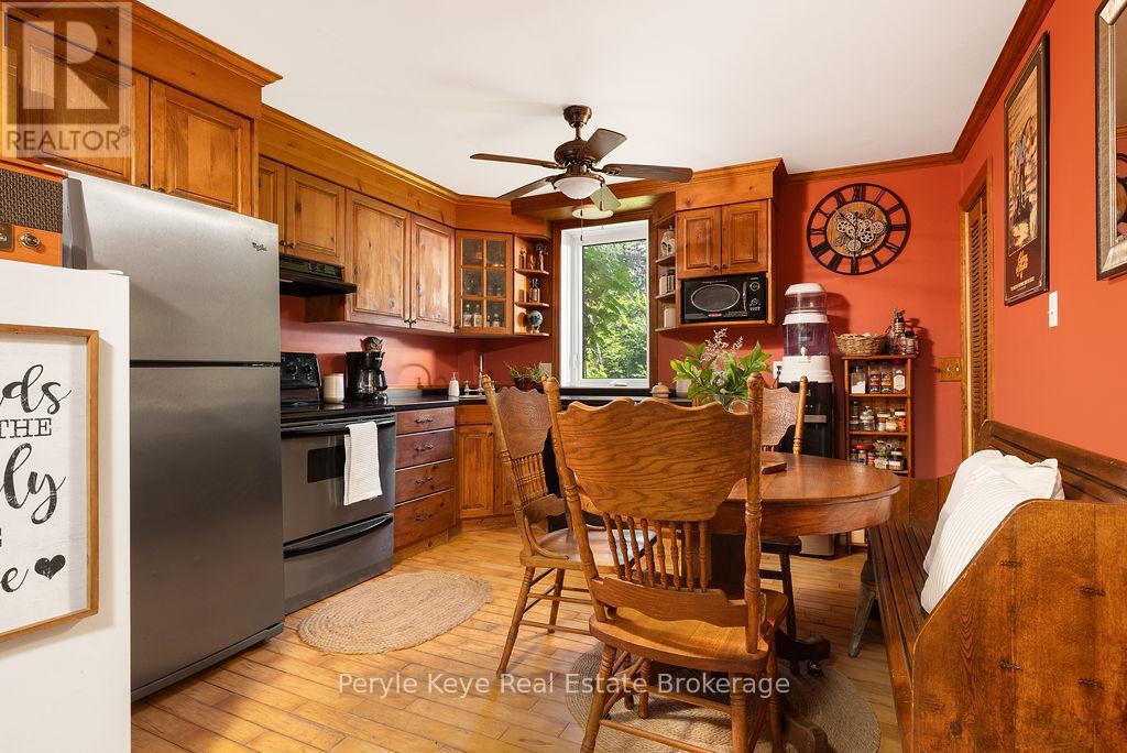 Photo 16 of 2322 Old Muskoka Road, Huntsville ON