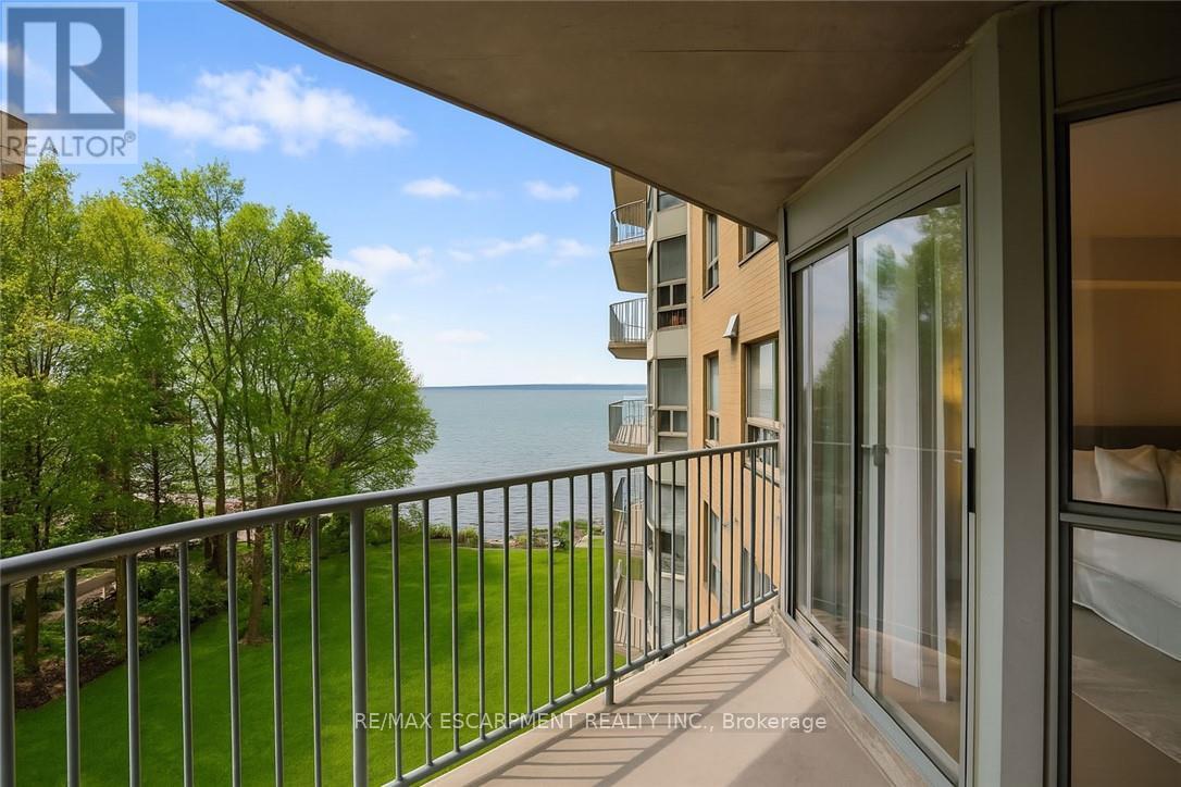 Photo 19 of 403 2190 Lakeshore Road, Burlington ON