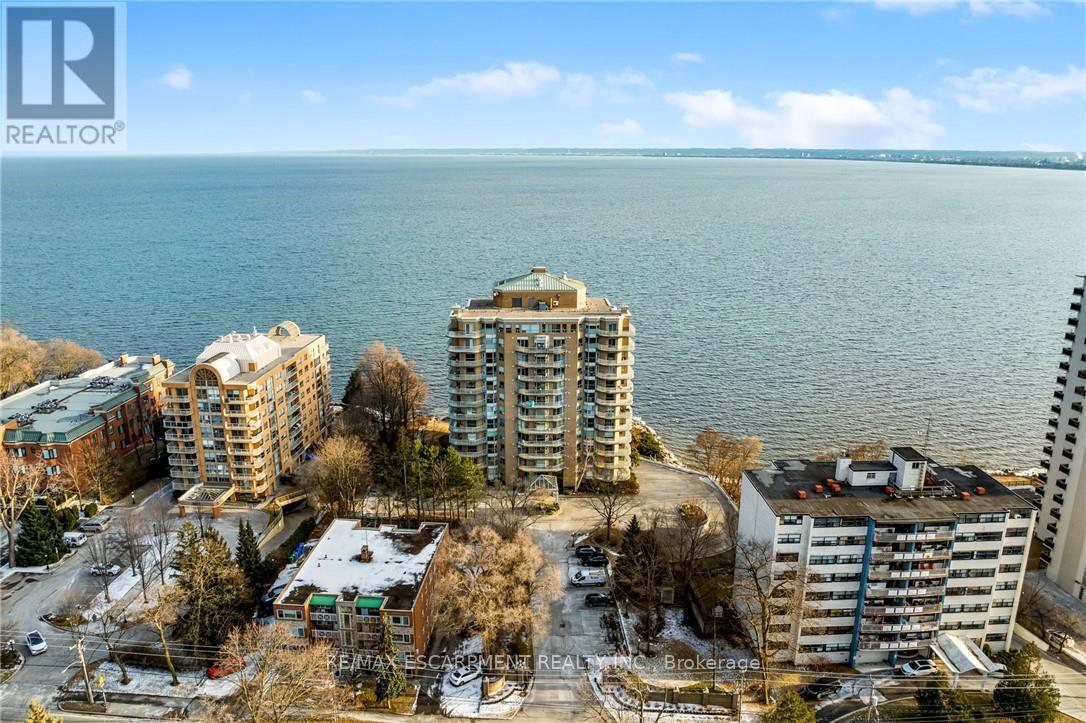 Photo 11 of 403 2190 Lakeshore Road, Burlington ON
