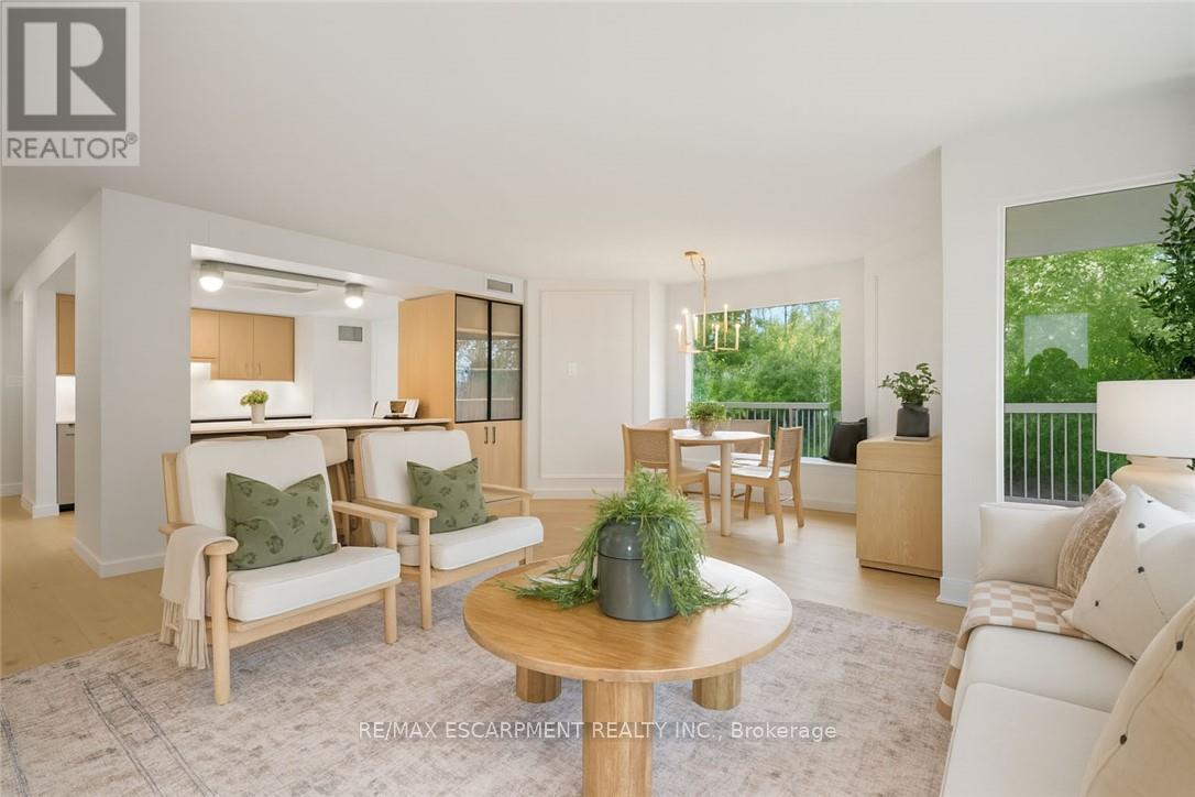 Photo 9 of 403 2190 Lakeshore Road, Burlington ON