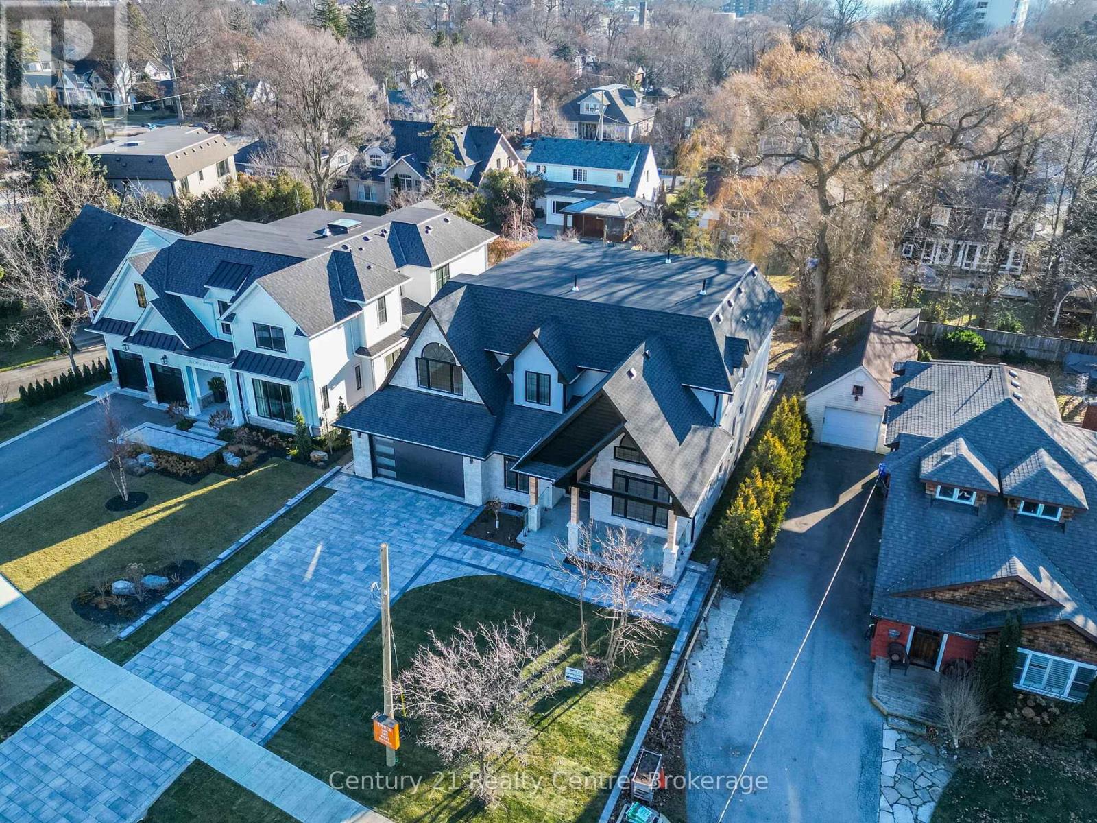 Photo 36 of 14 Crescent Road, Oakville ON