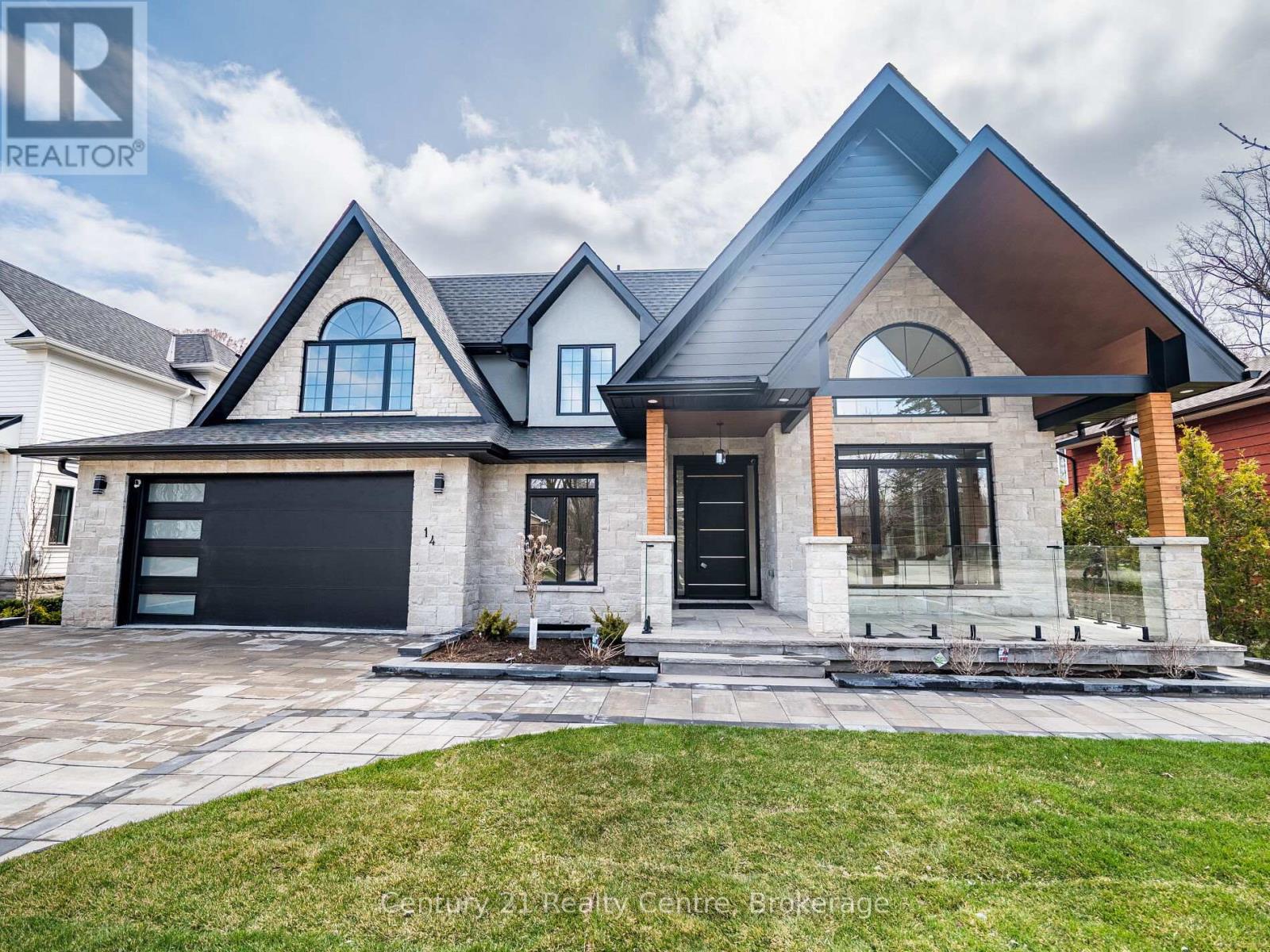 Photo 5 of 14 Crescent Road, Oakville ON