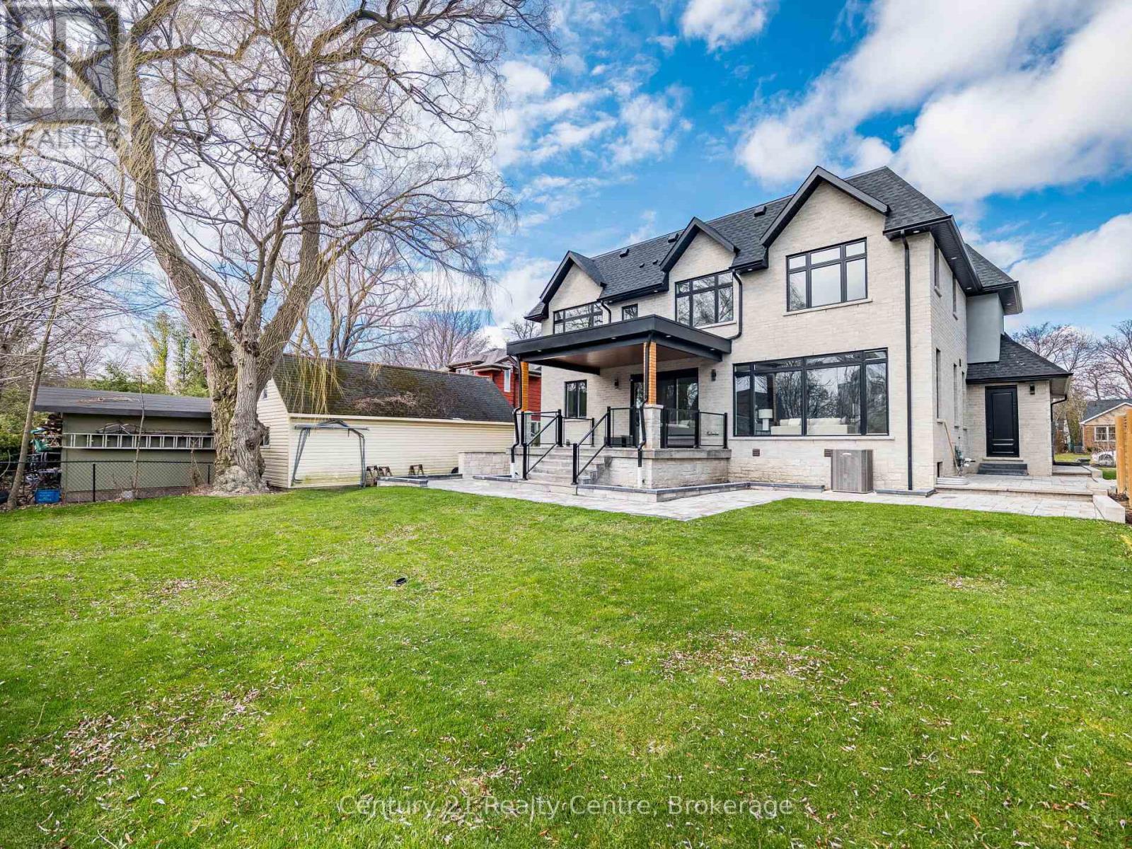 Photo 43 of 14 Crescent Road, Oakville ON