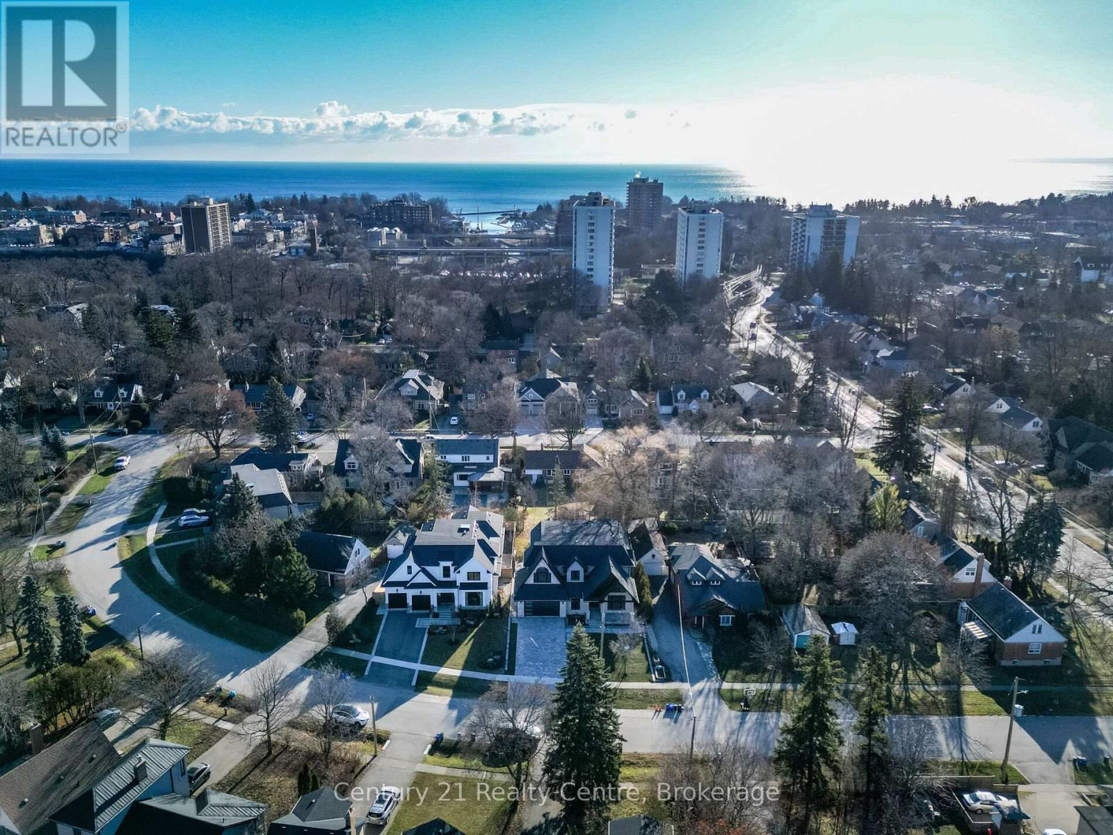 Photo 8 of 14 Crescent Road, Oakville ON