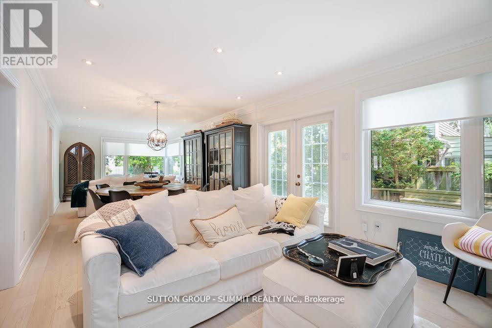 Photo 10 of 38 John Street S, Mississauga ON