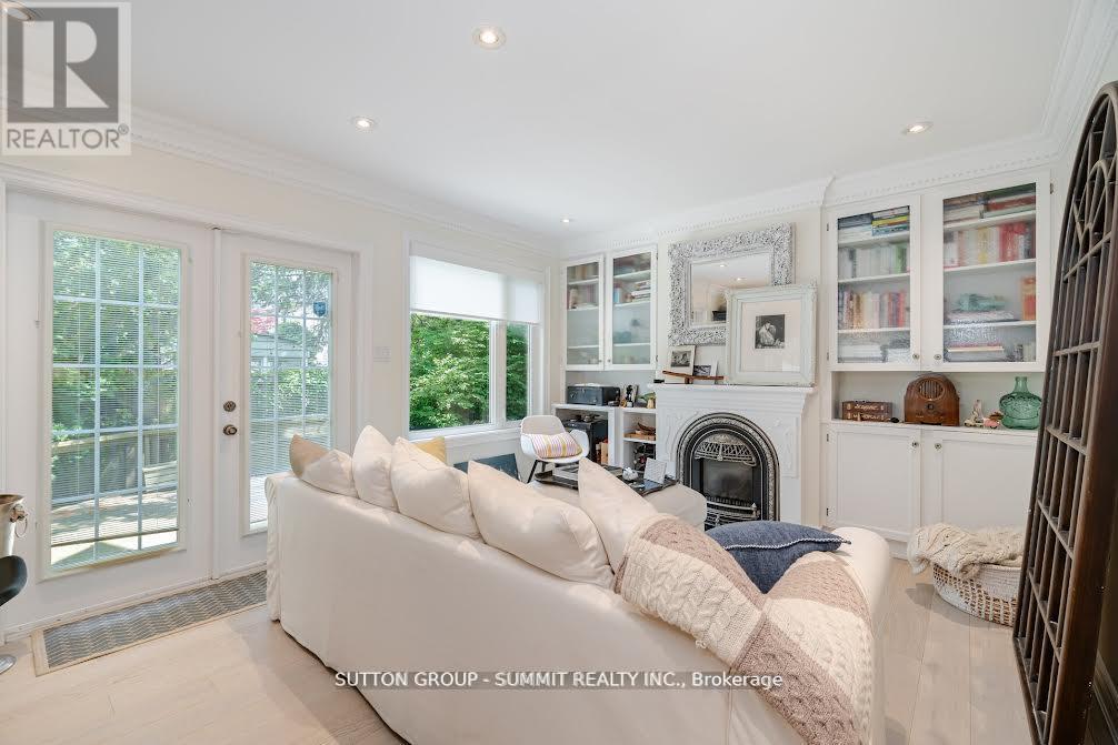 Photo 11 of 38 John Street S, Mississauga ON