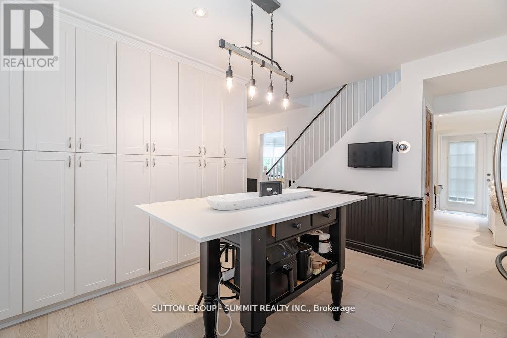 Photo 18 of 38 John Street S, Mississauga ON